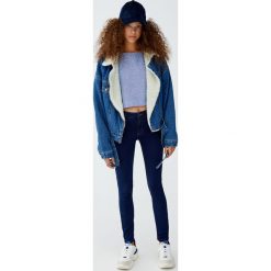Jeansy comfy fit. Zielone jeansy damskie Pull&Bear, z jeansu. Za 79,90 zł.