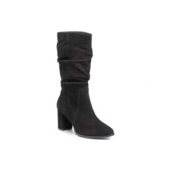 Lasocki 70600-01. Brązowe kozaki damskie Lasocki, ze skóry, bez obcasa, bez zapięcia. Za 379,99 zł.
