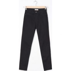 Jeansy push up - Czarny. Czarne jeansy damskie House. Za 79,99 zł.