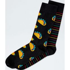 Komplet wysokich skarpetek w nachos i paski. Czarne skarpetki męskie Pull&Bear, w paski. Za 39,90 zł.