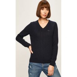 Lacoste - Sweter. Niebieskie swetry damskie Lacoste, bez wzorów, z wiskozy, bez rękawów, bez kaptura. W wyprzedaży za 499,90 zł.