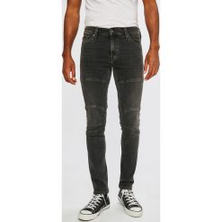 Mustang - Jeansy Biker. Szare rurki męskie Mustang, z bawełny. W wyprzedaży za 179,90 zł.