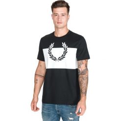 Fred Perry Laurel Wreath Koszulka Czarny. Czarne podkoszulki męskie Fred Perry, l, z nadrukiem, z bawełny, z krótkim rękawem. Za 243,95 zł.