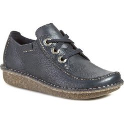 Półbuty CLARKS - Funny Dream 203011234 Navy. Niebieskie półbuty damskie Clarks, z aplikacjami, ze skóry, bez obcasa, na koturnie, bez zapięcia. Za 429,00 zł.