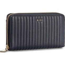 Duży Portfel Damski DKNY - Slgs-Gansevoort R2245060 Navy 400. Niebieskie portfele damskie DKNY, bez wzorów, ze skóry. W wyprzedaży za 299,00 zł.