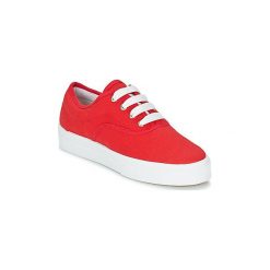 Buty Yurban PLUO. Czerwone trampki i tenisówki damskie Yurban, bez wzorów, bez zapięcia. Za 89,40 zł.