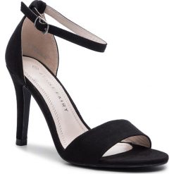 Sandały JENNY FAIRY - W16SS292-22 Black 1. Czarne klapki damskie Jenny Fairy, bez wzorów, ze skóry ekologicznej, bez obcasa, na obcasie. Za 89,99 zł.