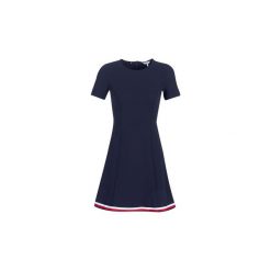 Sukienki krótkie Tommy Hilfiger ANGELA GLOBAL STP DRESS SS SLV. Niebieskie sukienki damskie TOMMY HILFIGER, s, bez wzorów, bez kołnierzyka, z krótkim rękawem, krótkie, mini. Za 649,00 zł.