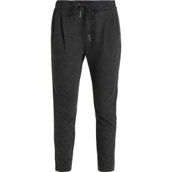 Spodnie dresowe damskie: Vero Moda Petite VMEVA LOOSE PANTS Spodnie treningowe dark grey melange