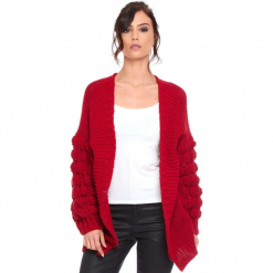 Kardigan "Shai" w kolorze czerwonym. Czerwone kardigany damskie marki Cosy Winter, s, ze splotem. W wyprzedaży za 181,95 zł.