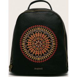Desigual - Plecak. Czarne plecaki damskie Desigual, z haftami, z poliesteru, eleganckie. W wyprzedaży za 239,90 zł.