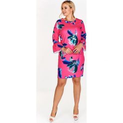 Wzorzysta sukienka w kwiaty z rozkloszowanymi mankietami różowy. Różowe sukienki damskie N/A, plus size, w kwiaty, z poliesteru, bez kołnierzyka, plus size, bez rękawów, rozkloszowane. Za 157,56 zł.