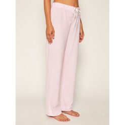 Spodnie piżamowe Lauren Ralph Lauren 81794674. Różowe piżamy damskie Lauren Ralph Lauren, m, bez wzorów, bez rękawów. Za 259,00 zł.