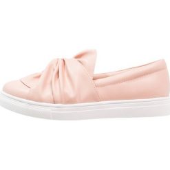 Creepersy damskie: Friboo Półbuty wsuwane rose