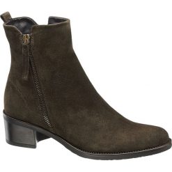 Zamszowe botki damskie 5th Avenue w kolorze ciemnozielonym 5th Avenue zielone. Zielone botki damskie 5th Avenue, ze skóry, bez obcasa, na obcasie, bez zapięcia. Za 239,90 zł.