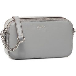 Torebka DKNY - Bryant-Camera Bag R01E3G86 Grey Melange Grg. Szare listonoszki damskie DKNY, bez wzorów, ze skóry, bez dodatków. W wyprzedaży za 429,00 zł.