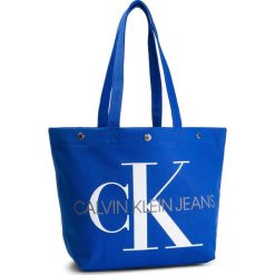 Torebka CALVIN KLEIN JEANS - Canvas Utility Ew Bottom Tote M K60K60531 455. Niebieskie torebki klasyczne damskie Calvin Klein Jeans, bez wzorów, z jeansu, klasyczne, bez dodatków. W wyprzedaży za 259,00 zł.