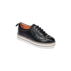Derby Love Moschino JA10253G05. Czarne półbuty damskie Love Moschino, bez wzorów, bez obcasa, bez zapięcia. W wyprzedaży za 425,40 zł.