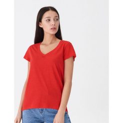 T-shirt basic - Czerwony. Czerwone t-shirty damskie House, s, bez wzorów, bez kołnierzyka. Za 25,99 zł.