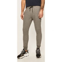 Jack & Jones - Spodnie. Szare spodnie męskie Jack & Jones, m, bez wzorów, z bawełny. W wyprzedaży za 129,90 zł.