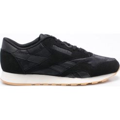 Reebok Classic - Buty BS9569. Czarne halówki męskie marki Asics, do piłki nożnej. W wyprzedaży za 199,90 zł.