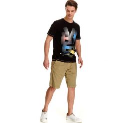 T-shirt z nadrukiem. Czarne t-shirty męskie Top Secret, xxl, z nadrukiem, z bawełny, wakacyjne, bez kołnierzyka, krótkie. W wyprzedaży za 29,99 zł.