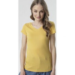 Żółty T-shirt Anarah. Żółte bluzki damskie Born2be, s, bez wzorów, z dzianiny, bez kołnierzyka, z krótkim rękawem. Za 29,99 zł.