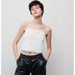 Krótki top z frędzlami - Kremowy. Białe topy damskie Reserved, s, bez wzorów, bez kołnierzyka. Za 49,99 zł.