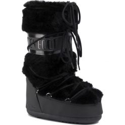 Śniegowce MOON BOOT - Classic Faux Fur 140890001 Black. Czarne kozaki damskie Moon Boot, ze skóry ekologicznej, bez zapięcia. W wyprzedaży za 789,00 zł.