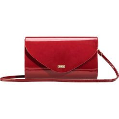 Bordowa damska kopertówka LAKIER. Czerwone kopertówki damskie marki Felice, na co dzień, w paski, z lakierowanej skóry, eleganckie, małe, bez dodatków. Za 69,00 zł.