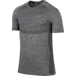 Koszulki sportowe męskie: koszulka do biegania męska NIKE DRI-FIT KNIT SHORT SLEEVE / 717758-010 – koszulka do biegania męska NIKE DRI-FIT KNIT SHORT SLEEVE