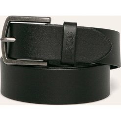Izod - Pasek skórzany. Pomarańczowe paski męskie IZOD, w paski, ze skóry. W wyprzedaży za 79,90 zł.
