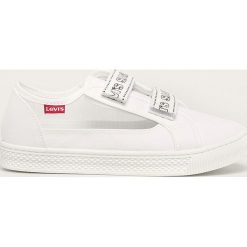Levi's - Tenisówki. Białe trampki i tenisówki damskie Levi's®, bez wzorów, z gumy, bez zapięcia. W wyprzedaży za 139,90 zł.