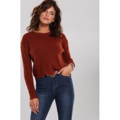Brązowy Sweter Carnegie. Pomarańczowe swetry damskie other, s, bez wzorów, casualowe, bez rękawów, bez kaptura. Za 69,99 zł.