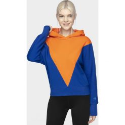 Bluza damska oversize. Bluzy damskie s, bez wzorów, z dzianiny, bez rękawów, z kapturem. W wyprzedaży za 119,99 zł.