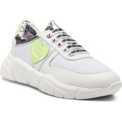 Sneakersy LOVE MOSCHINO - JA15203G17IN310A Bi/Verd. Białe półbuty damskie Love Moschino, ze skóry ekologicznej. Za 909,00 zł.
