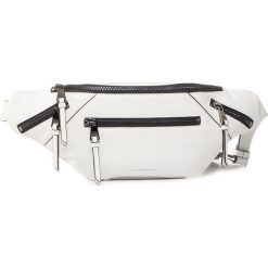 Saszetka nerka KARL LAGERFELD - 201W3040 White 100. Białe nerki damskie KARL LAGERFELD, bez wzorów, ze skóry ekologicznej, młodzieżowe, bez dodatków. W wyprzedaży za 799,00 zł.