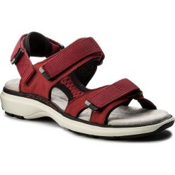 Sandały CLARKS - Un Roam Step 261339344 Red Nubuck. Czerwone klapki damskie Clarks, bez wzorów, ze skóry, bez obcasa. W wyprzedaży za 229,00 zł.