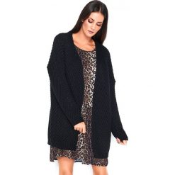Numinou sweter damski NU_s45 uniwersalny, czarny. Czarne swetry damskie Numinou, s, bez wzorów, eleganckie, z długim rękawem, długie, bez kaptura. Za 219,00 zł.