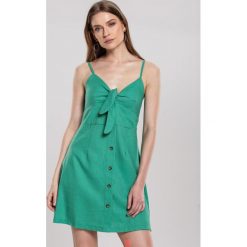 Zielona Sukienka Vida Loca. Zielone sukienki damskie other, na spacer, na lato, s, bez wzorów, z dekoltem na plecach, bez rękawów, mini, trapezowe. Za 64,99 zł.