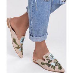 Beżowe Klapki Made For You. Brązowe klapki damskie Renee, z haftami. Za 49,99 zł.