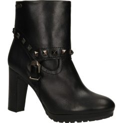 BOTKI PEPE JEANS PFS50352. Czarne botki damskie Pepe Jeans, z jeansu, bez obcasa, bez zapięcia. Za 199,99 zł.
