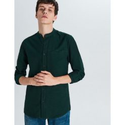 Gładka koszula typu collar band - Khaki. Brązowe koszule męskie Cropp, s, bez wzorów, bez kołnierzyka, bez rękawów. Za 79,99 zł.