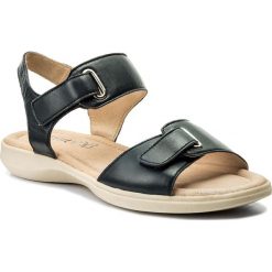 Sandały CAPRICE - 9-28600-20 Ocean Nappa 855. Niebieskie klapki damskie Caprice, bez wzorów, ze skóry, bez obcasa. W wyprzedaży za 159,00 zł.