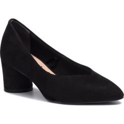 Półbuty TAMARIS - 1-22429-23 Black 001. Czarne półbuty damskie Tamaris, bez wzorów, z zamszu, eleganckie, bez obcasa, na obcasie, bez zapięcia. Za 249,00 zł.