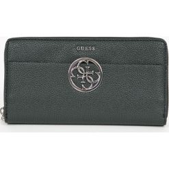 Guess Jeans - Portfel. Czarne portfele damskie marki Guess Jeans, z aplikacjami, z poliesteru. W wyprzedaży za 219,90 zł.