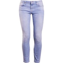7 for all mankind PYPER CROPPED Jeansy Slim Fit illusion breeze. Niebieskie jeansy damskie relaxed fit marki 7 for all mankind. W wyprzedaży za 603,85 zł.