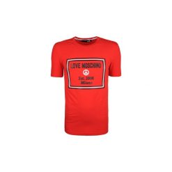 T-shirty z krótkim rękawem Love Moschino M 4 731 65 E 1811. Czerwone t-shirty męskie Love Moschino, xxl, bez wzorów, bez kołnierzyka, krótkie. Za 349,00 zł.