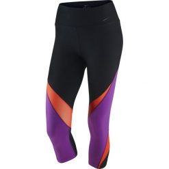 Legginsy sportowe damskie: legginsy damskie 3/4 NIKE LEGENDARY CAPRI FABRIC TWIST / 725080-010 – NIKE LEGENDARY CAPRI FABRIC TWIST