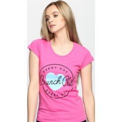 Różowy T-shirt Natural Woman. Czerwone bluzki damskie marki Born2be, l. Za 14,99 zł.